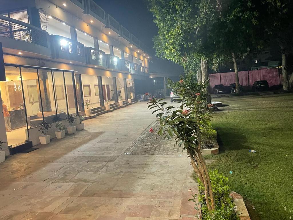 The Kedar Resort Mathura Ngoại thất bức ảnh